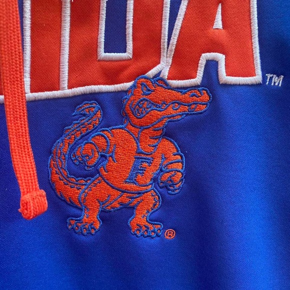 Small Florida state gators blue hoodie in excellent condition embroidered - Picture 2 of 4